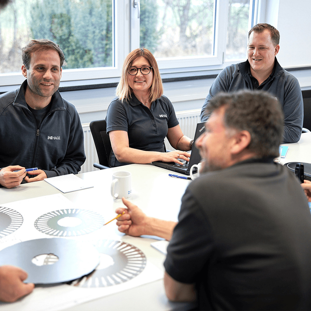 Mitarbeiter Meeting bei Hagel Automation